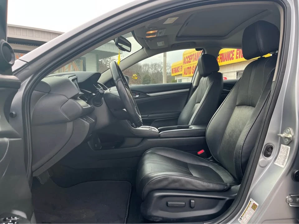 2017 Honda Civic 10th Gen - Image 5 of 10