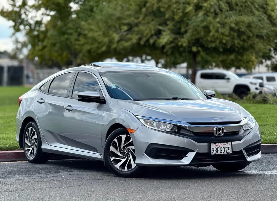 2017 Honda Civic 10th Gen - Image 4 of 20