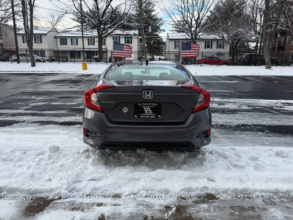 2017 Honda Civic 10th Gen - Image 6 of 18