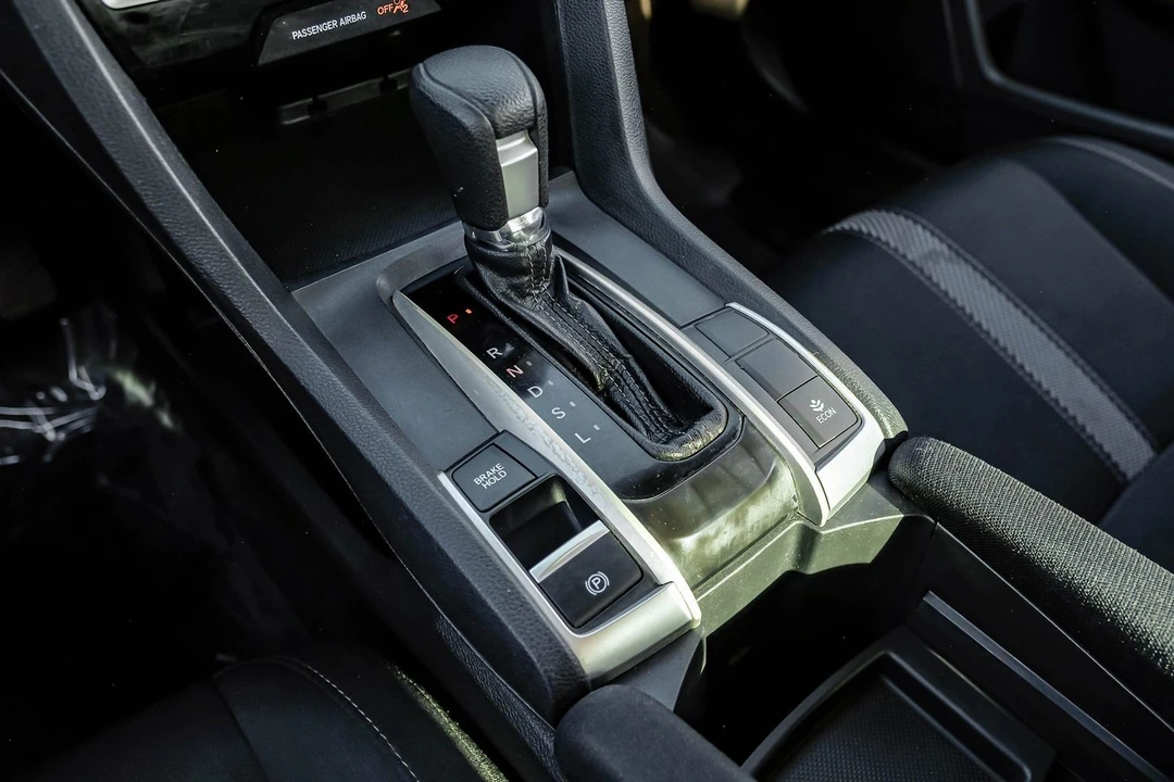 2017 Honda Civic 10th Gen - Image 23 of 31