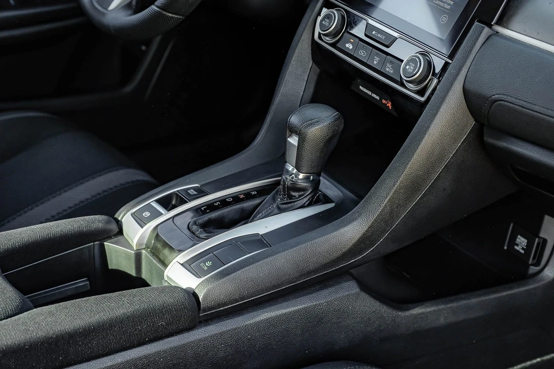2017 Honda Civic 10th Gen - Image 22 of 31