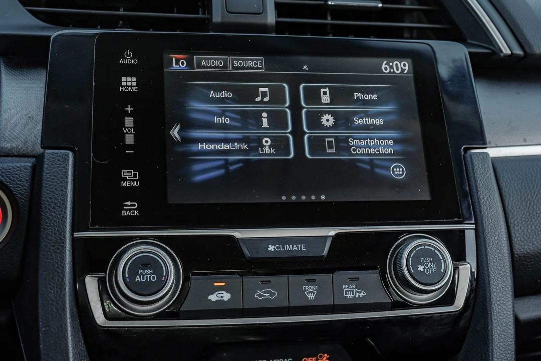 2017 Honda Civic 10th Gen - Image 26 of 31