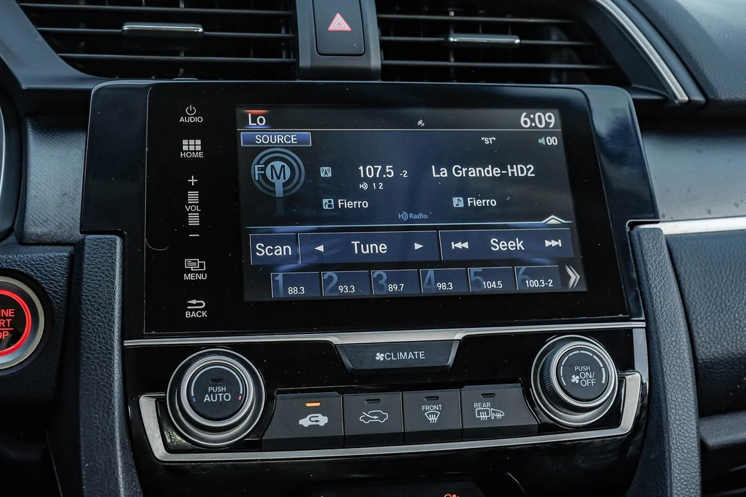 2017 Honda Civic 10th Gen - Image 27 of 31