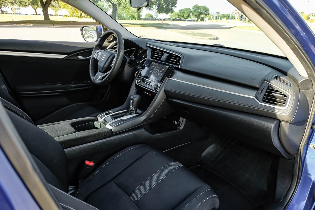 2017 Honda Civic 10th Gen - Image 12 of 31