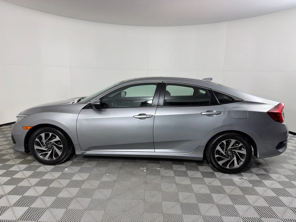 2017 Honda Civic 10th Gen - Image 8 of 12