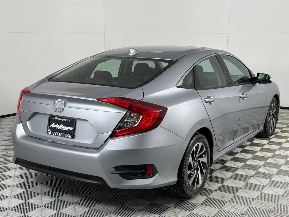 2017 Honda Civic 10th Gen - Image 5 of 12