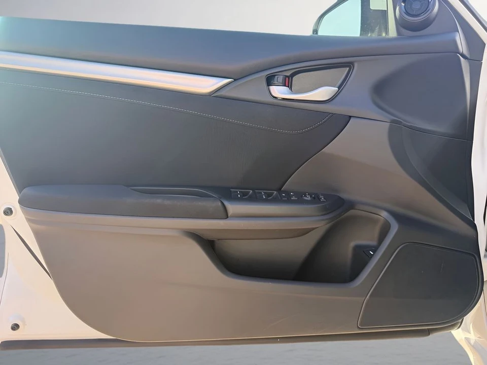 2017 Honda Civic 10th Gen - Image 9 of 31