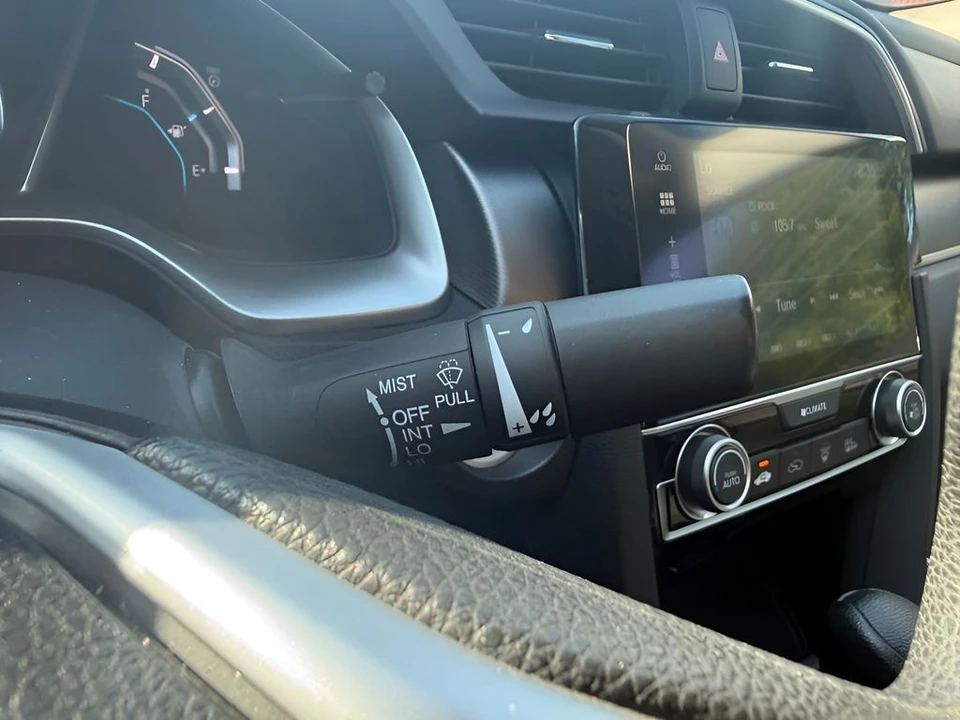 2017 Honda Civic 10th Gen - Image 17 of 31