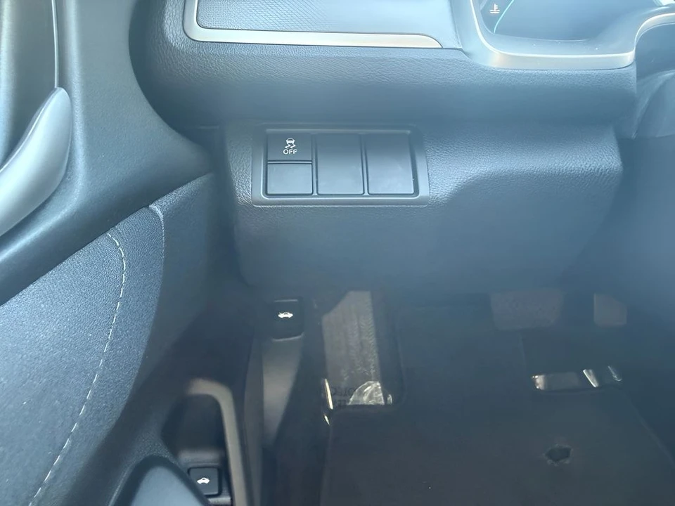 2017 Honda Civic 10th Gen - Image 18 of 31