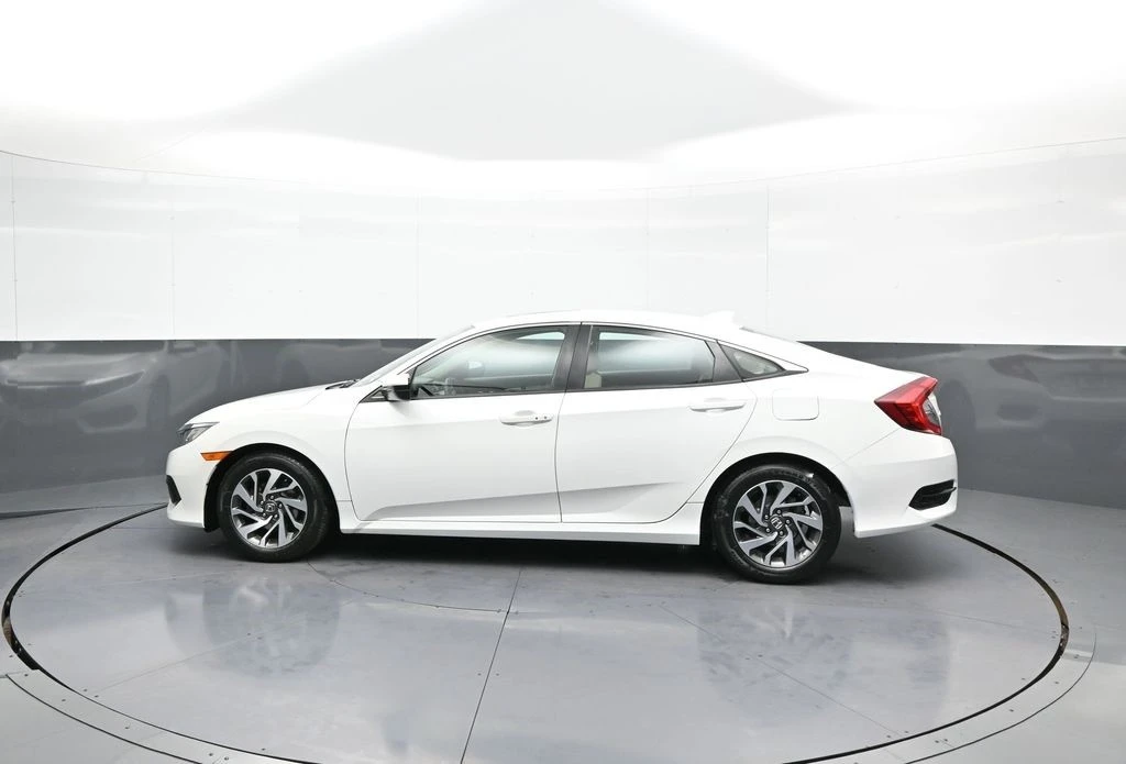 2017 Honda Civic 10th Gen - Image 9 of 12