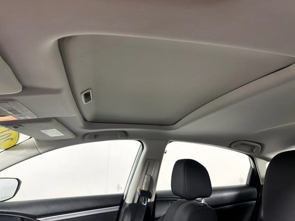 2017 Honda Civic 10th Gen - Image 11 of 22