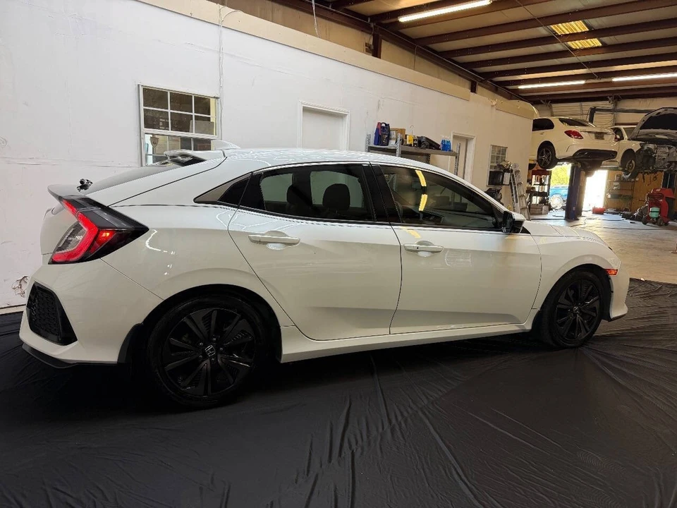 2017 Honda Civic 10th Gen - Image 16 of 21