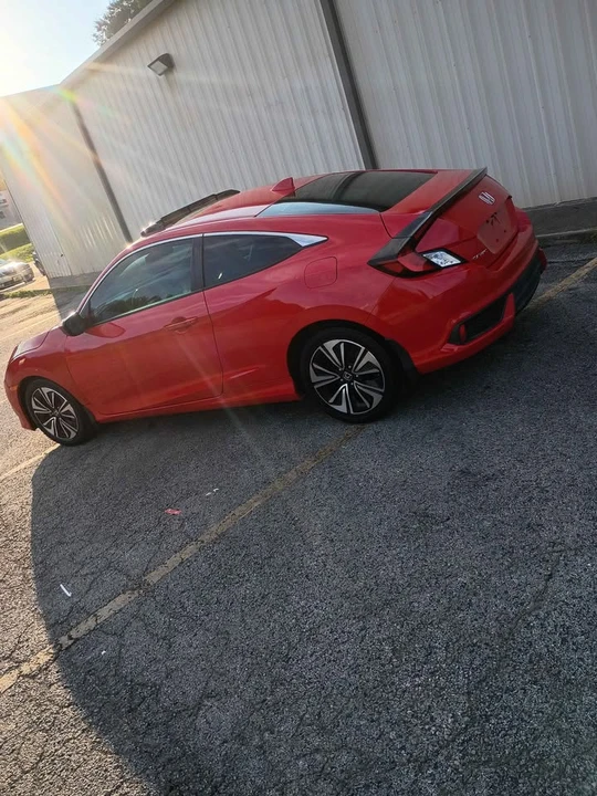 2017 Honda Civic 10th Gen - Image 3 of 7