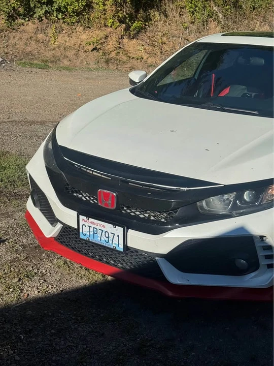 2017 Honda Civic 10th Gen - Image 2 of 9