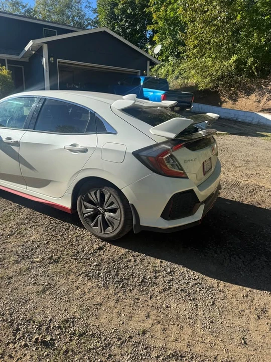 2017 Honda Civic 10th Gen - Image 8 of 9