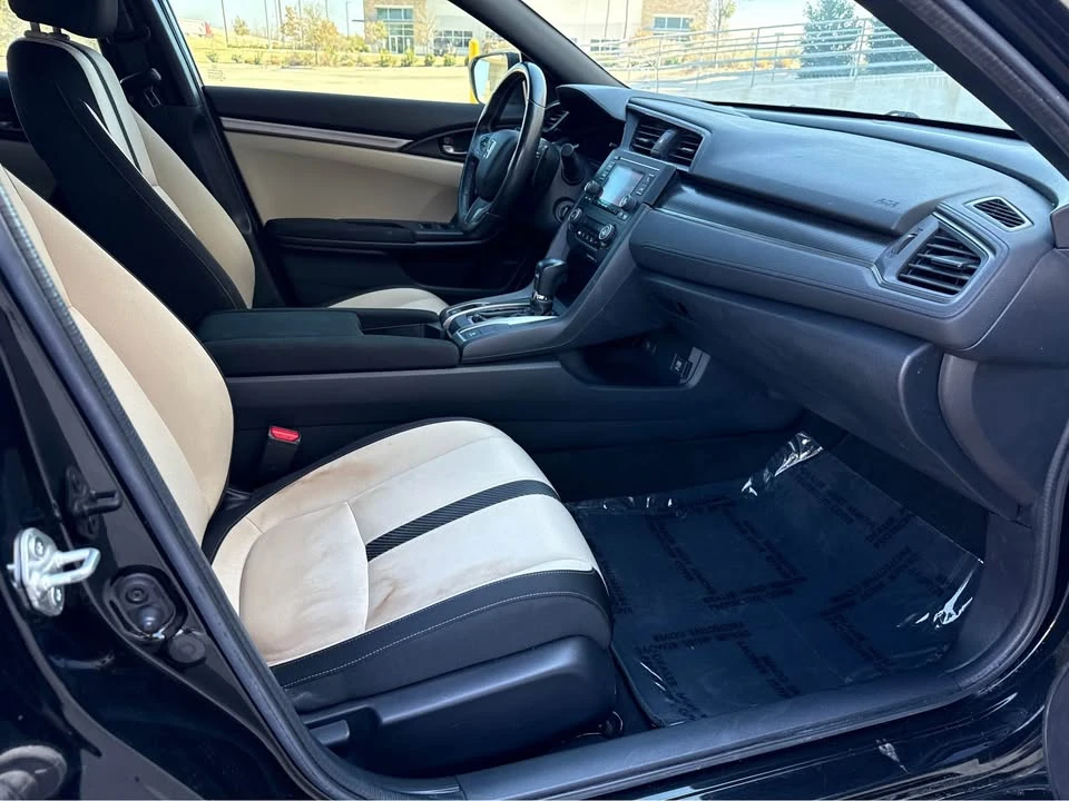 2017 Honda Civic 10th Gen - Image 11 of 16
