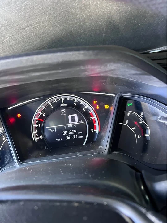 2017 Honda Civic 10th Gen - Image 6 of 9