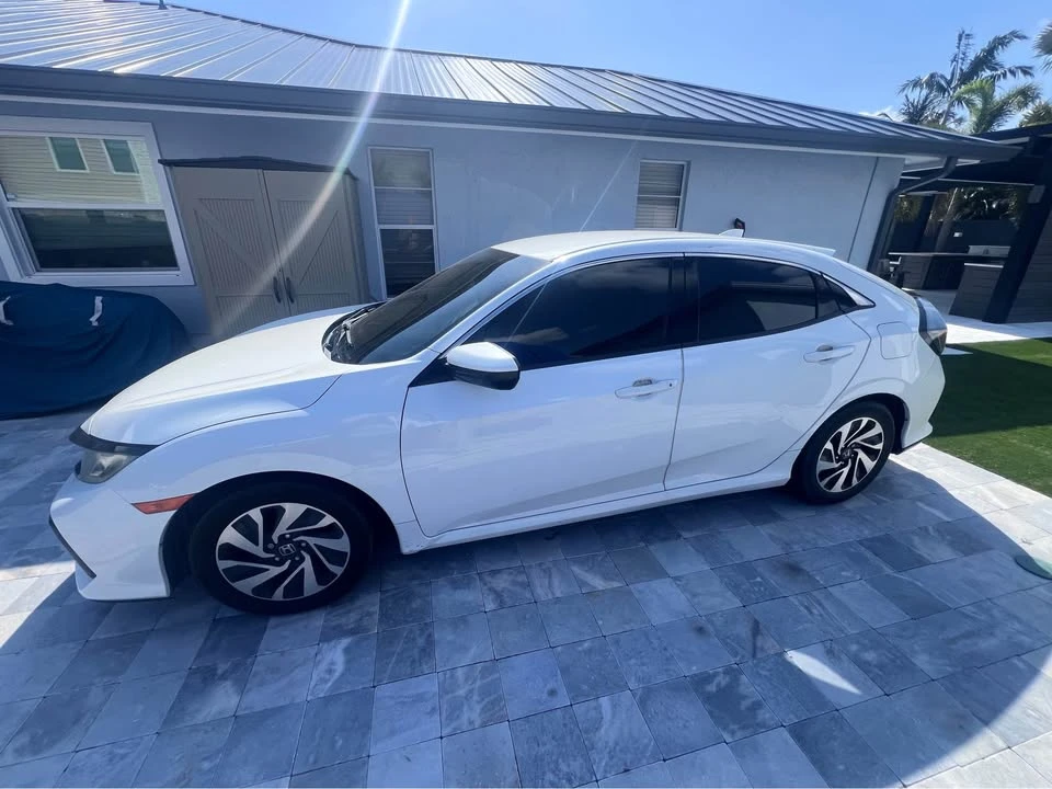2017 Honda Civic 10th Gen - Image 2 of 9