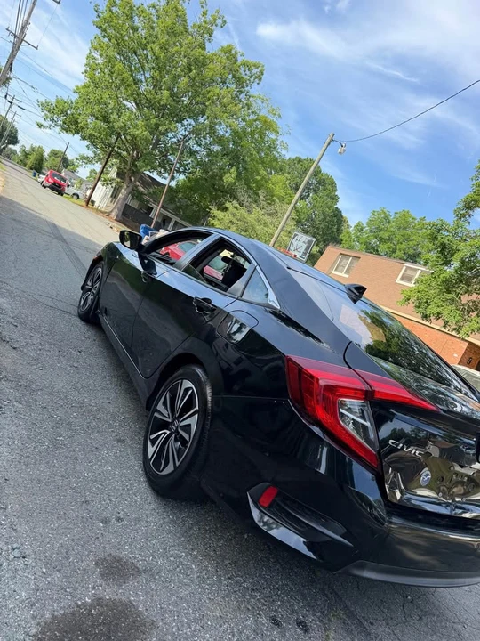 2017 Honda Civic 10th Gen - Image 2 of 6