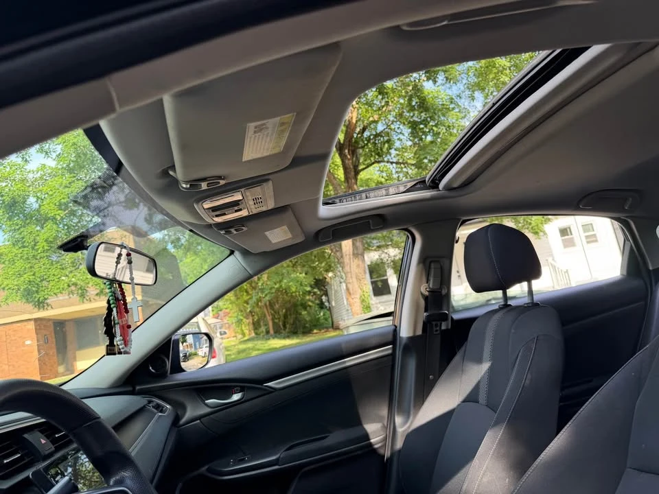 2017 Honda Civic 10th Gen - Image 3 of 6