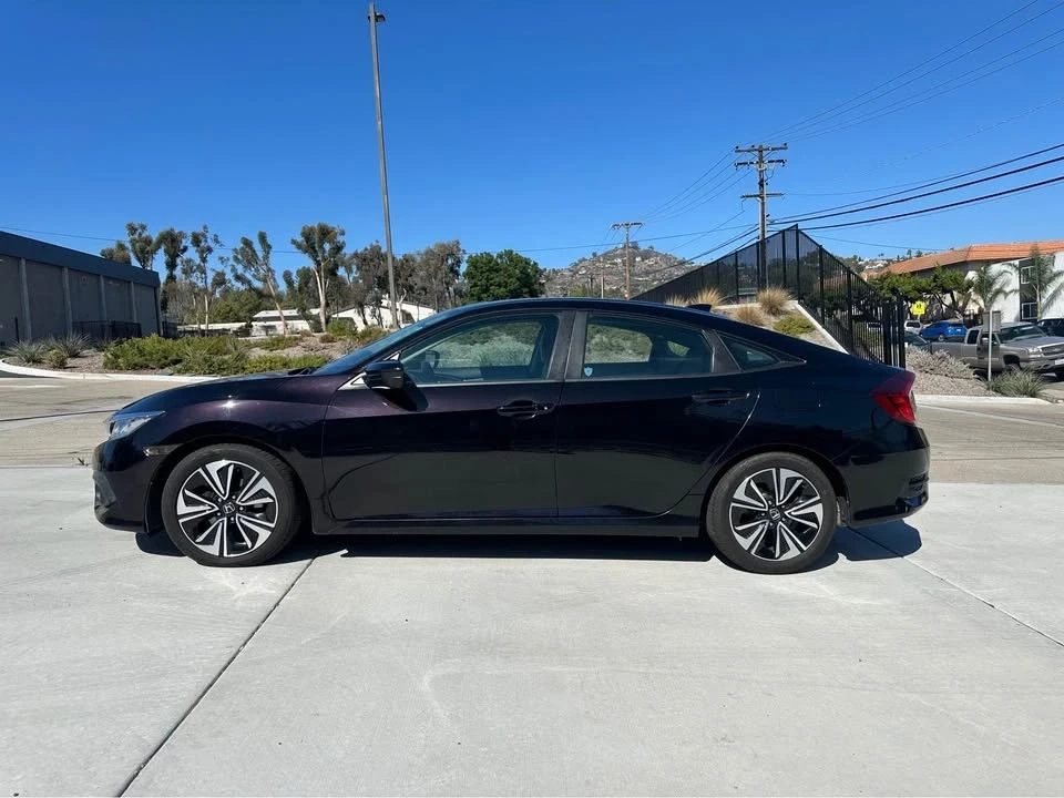 2017 Honda Civic 10th Gen - Image 6 of 12