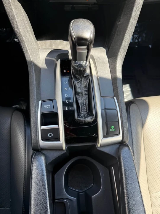 2017 Honda Civic 10th Gen - Image 18 of 20