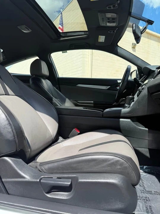 2017 Honda Civic 10th Gen - Image 11 of 20