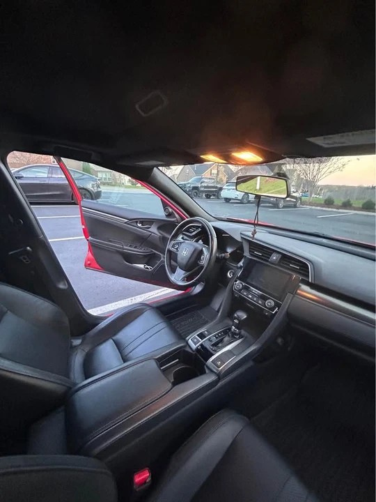 2017 Honda Civic 10th Gen - Image 9 of 14