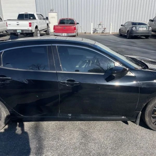 2017 Honda Civic 10th Gen - Image 11 of 12