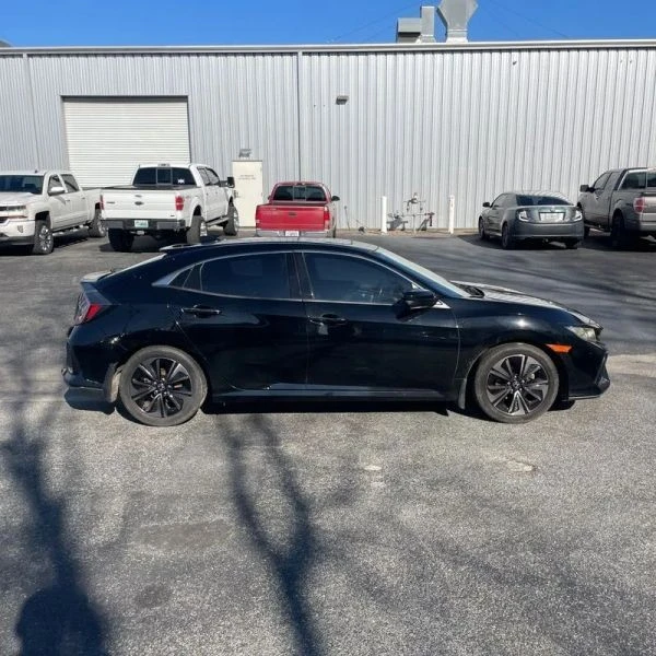 2017 Honda Civic 10th Gen - Image 10 of 12