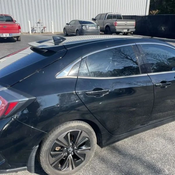 2017 Honda Civic 10th Gen - Image 9 of 12
