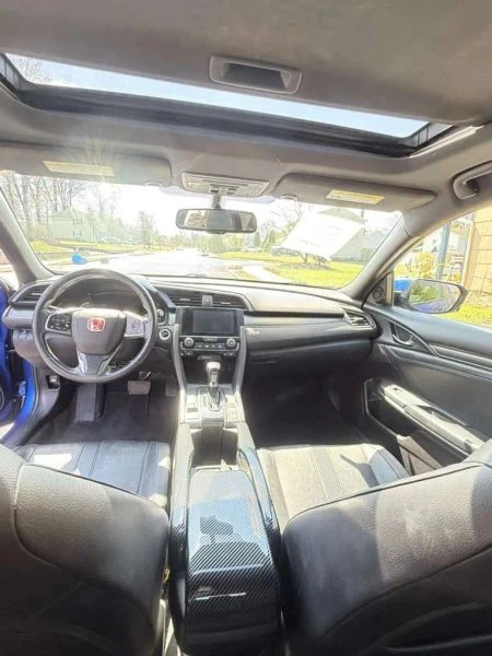 2017 Honda Civic 10th Gen - Image 9 of 12