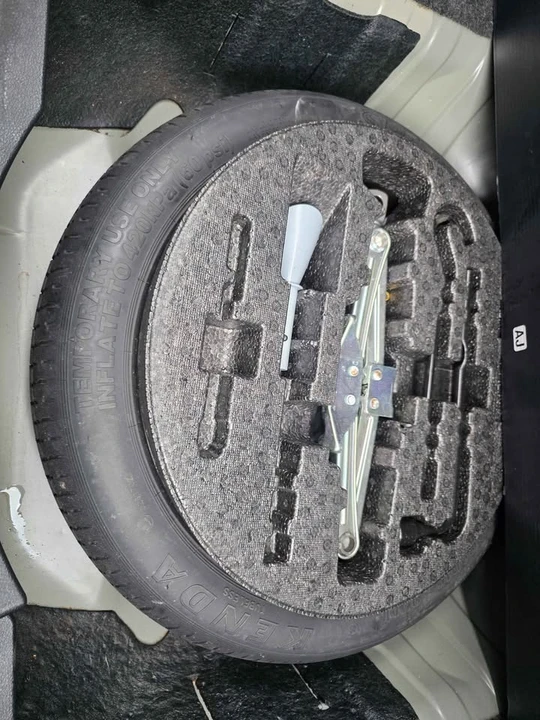2017 Honda Civic 10th Gen - Image 11 of 15
