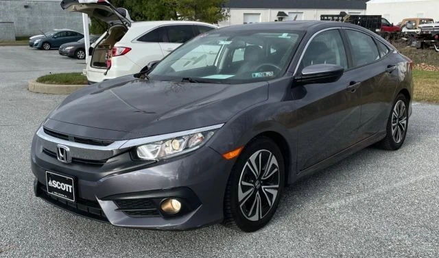 2017 Honda Civic 10th Gen - Image 8 of 15