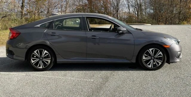 2017 Honda Civic 10th Gen - Image 6 of 15