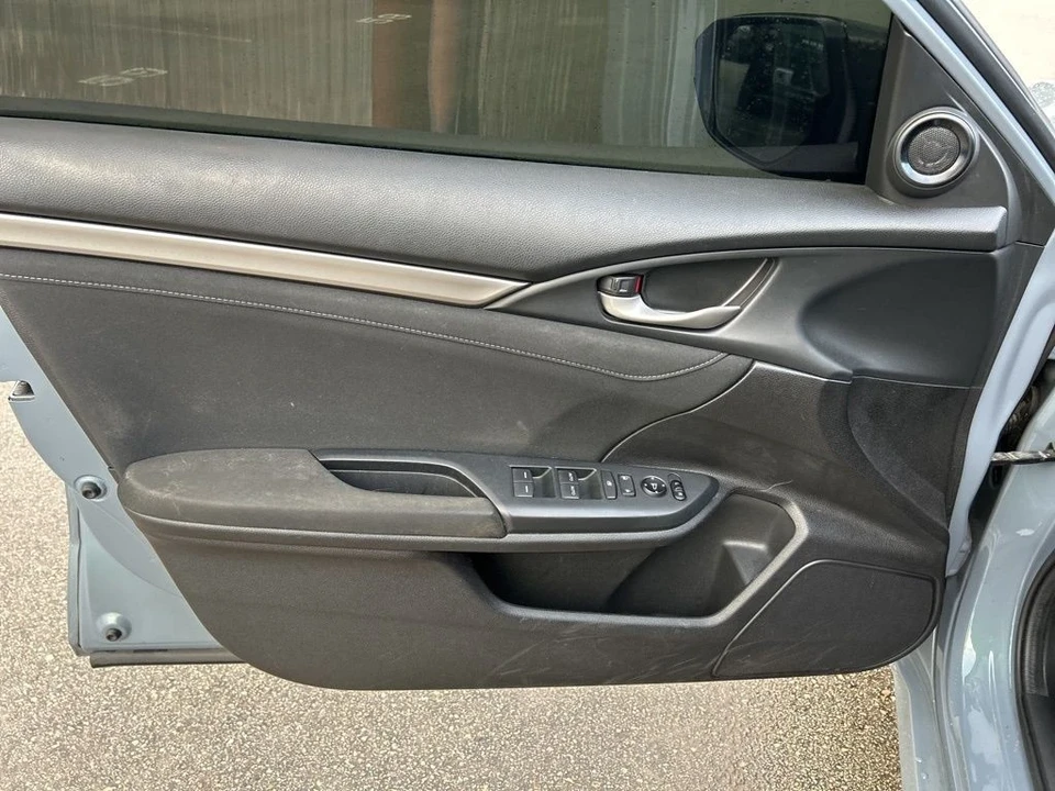 2017 Honda Civic 10th Gen - Image 10 of 12