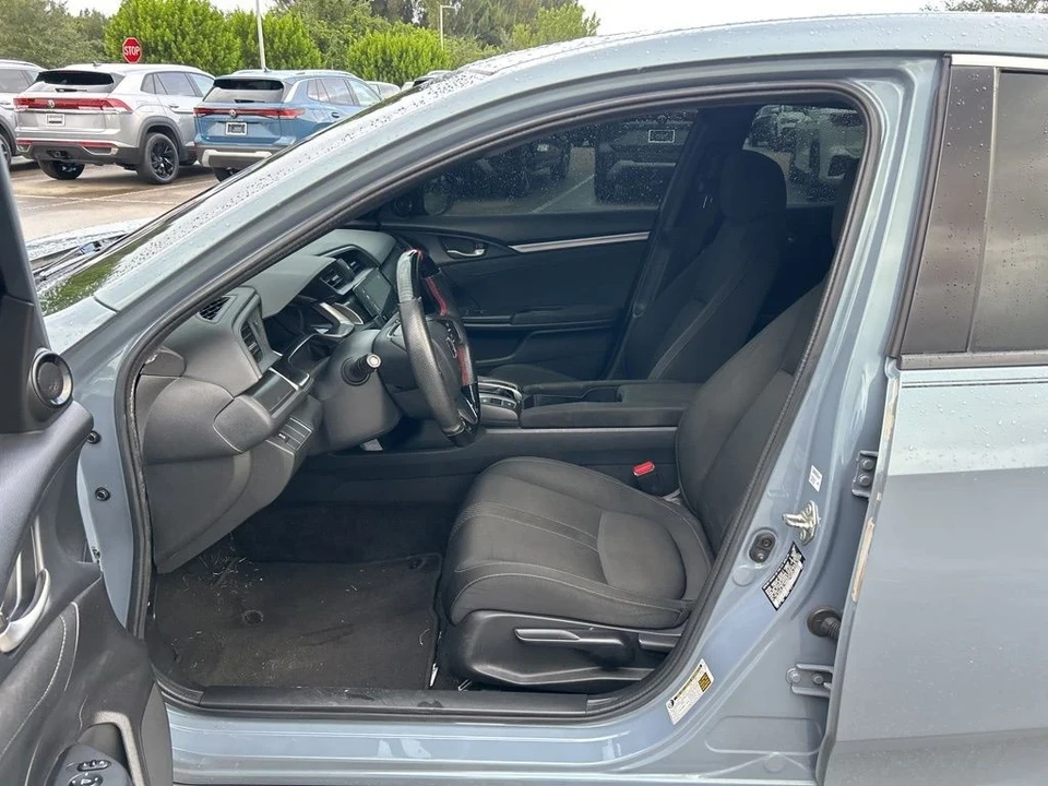 2017 Honda Civic 10th Gen - Image 9 of 12