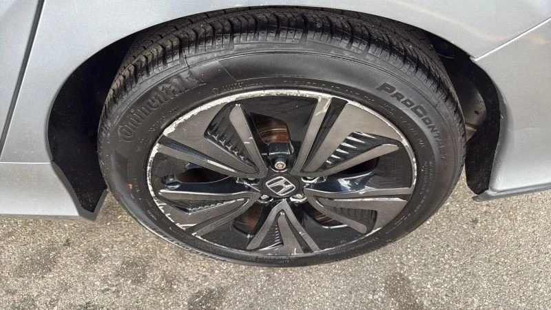 2017 Honda Civic 10th Gen - Image 9 of 12