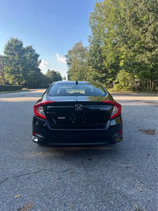 2017 Honda Civic 10th Gen - Image 4 of 10