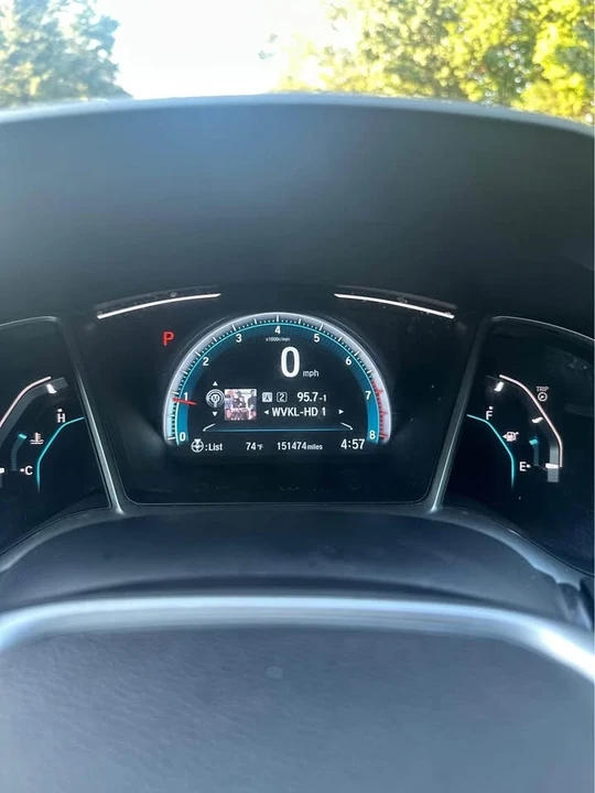 2017 Honda Civic 10th Gen - Image 8 of 10