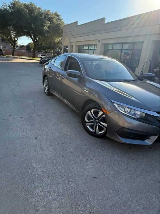 2017 Honda Civic 10th Gen - Image 10 of 15