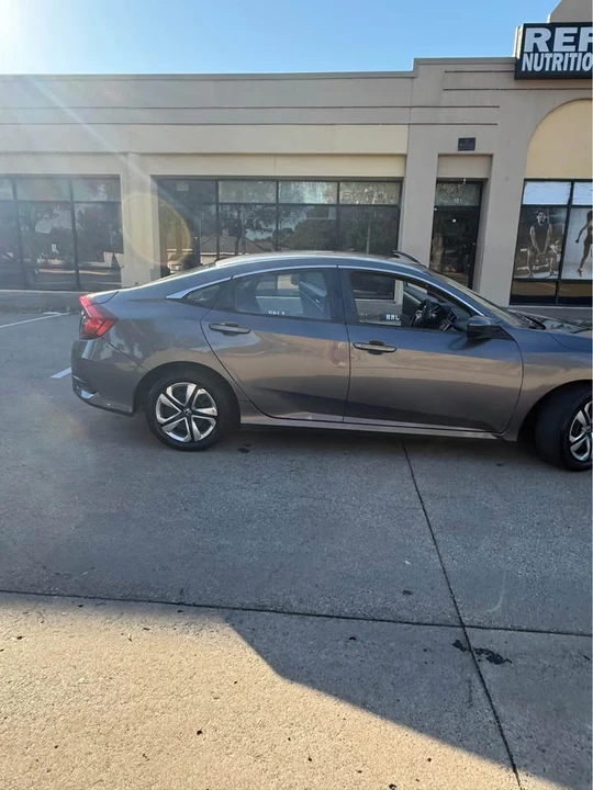 2017 Honda Civic 10th Gen - Image 11 of 15