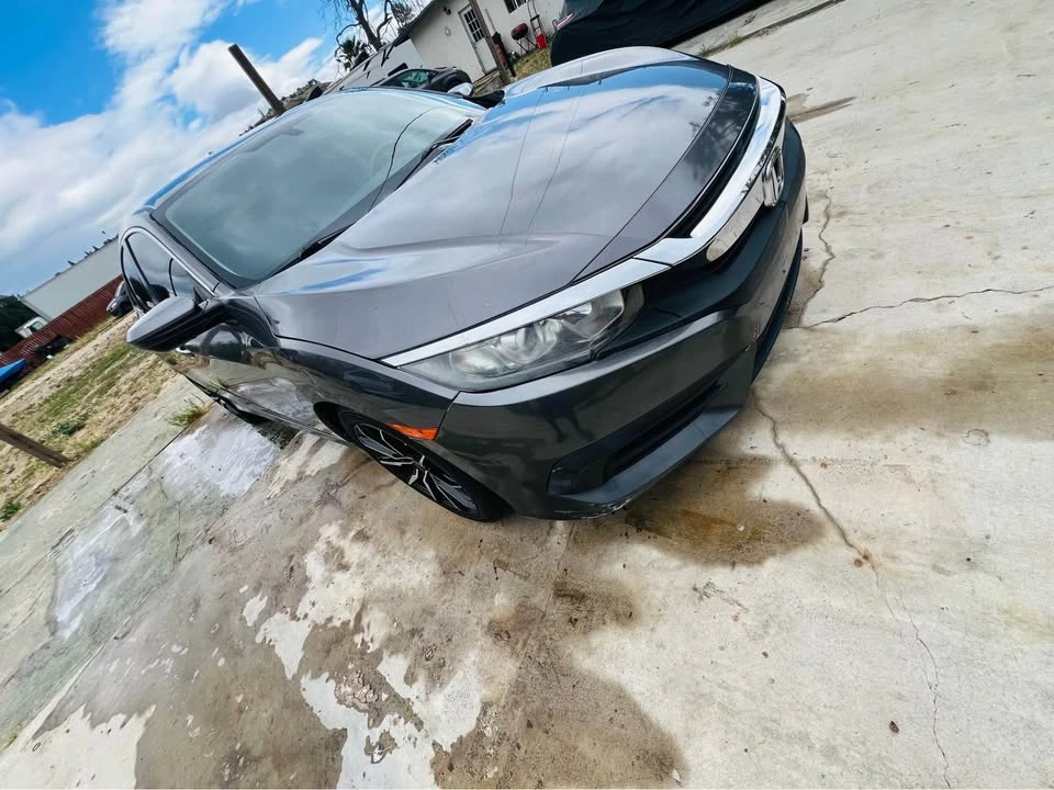 2017 Honda Civic 10th Gen - Image 3 of 15
