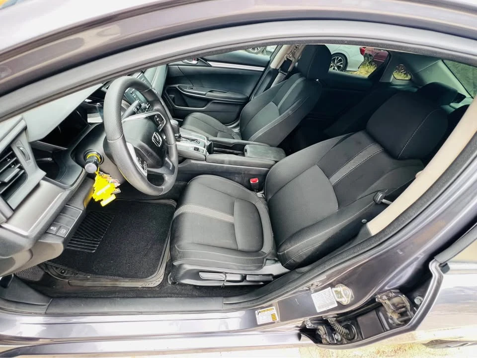 2017 Honda Civic 10th Gen - Image 10 of 15