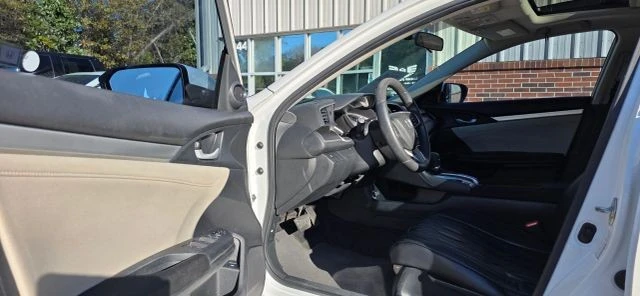 2017 Honda Civic 10th Gen - Image 10 of 21