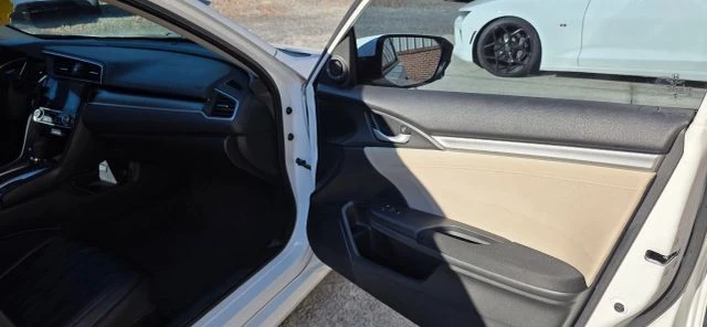 2017 Honda Civic 10th Gen - Image 16 of 21