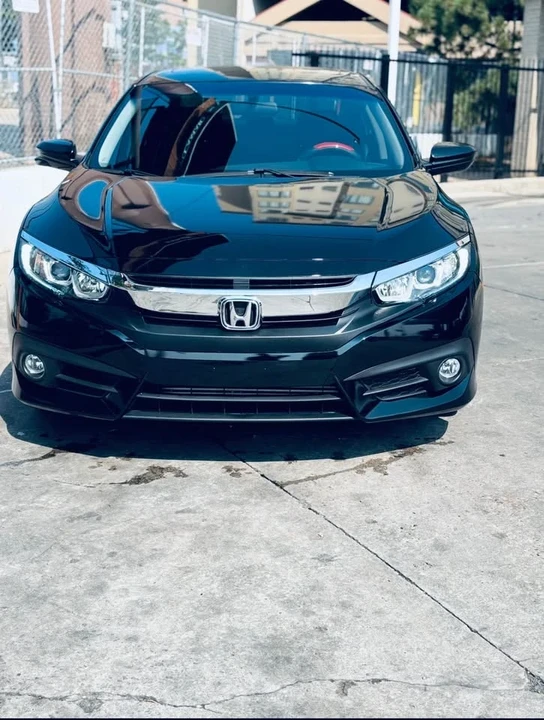 2017 Honda Civic 10th Gen - Image 2 of 6