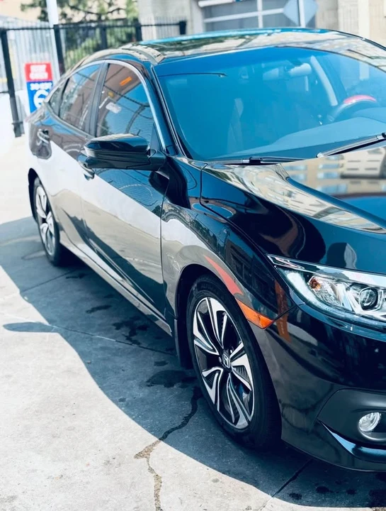 2017 Honda Civic 10th Gen - Image 4 of 6