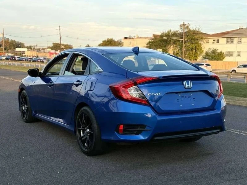 2017 Honda Civic 10th Gen - Image 5 of 12