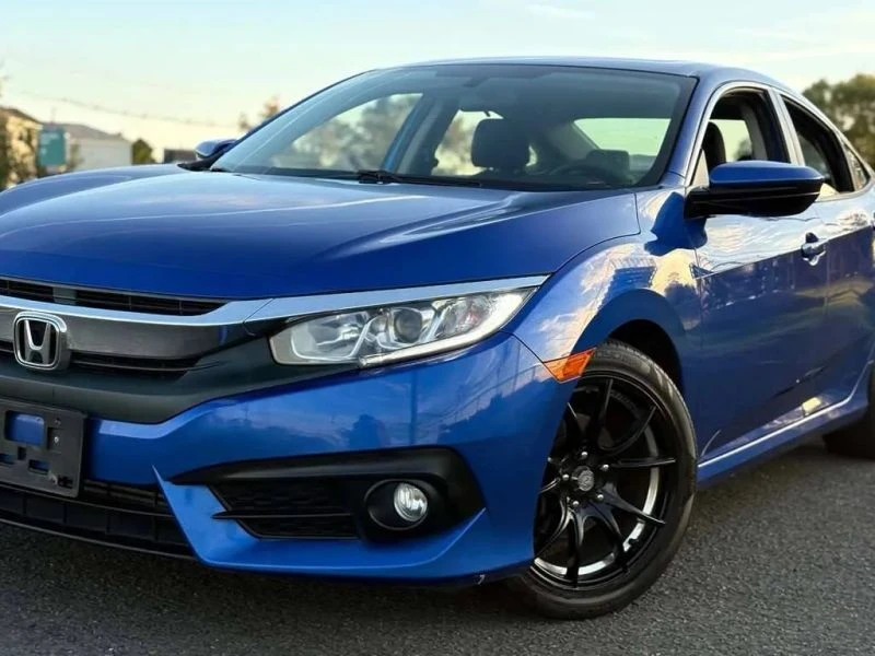 2017 Honda Civic 10th Gen - Image 3 of 12